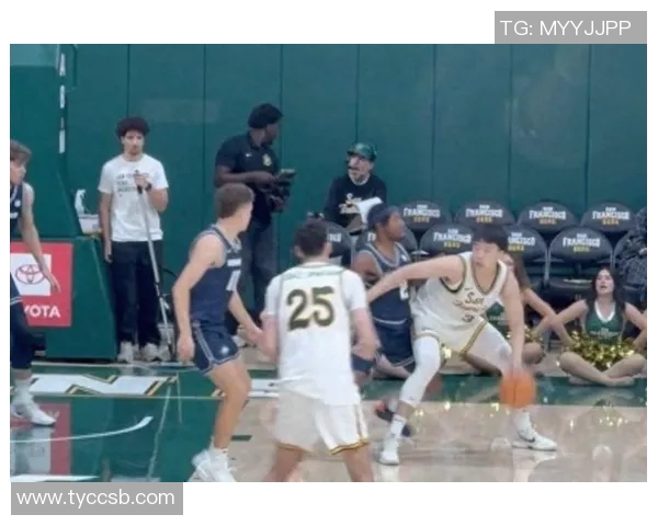 新赛季NCAA备战热潮王俊杰在旧金山大学球馆全力训练展现拼搏精神