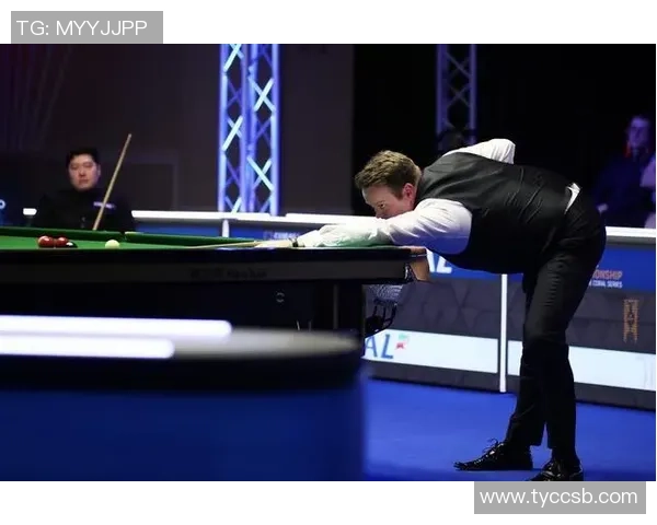 墨菲半场表现抢眼6投4中砍下13分4篮板三分球完美3中3助球队领先